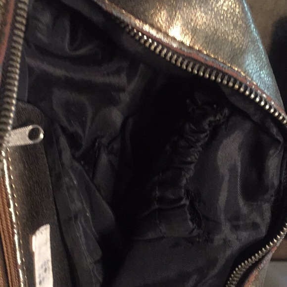 Gold | Distressed Handbag - Picture 3 of 7